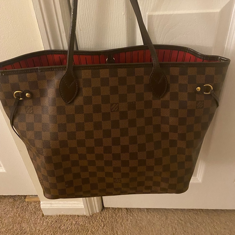 LV authentic neverfull tote bag.